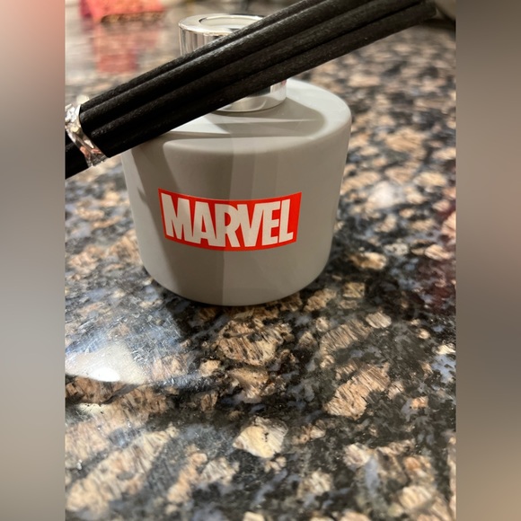 Collectors  Marvel Reed diffuser - Picture 5 of 8